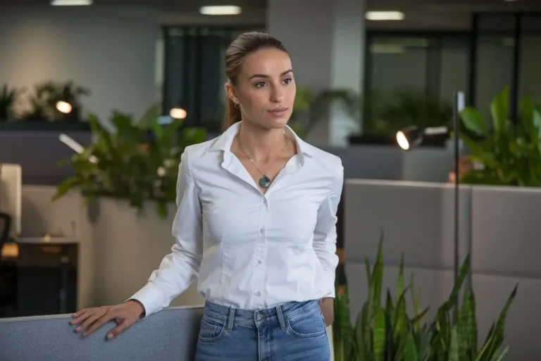 female jeans office outfits